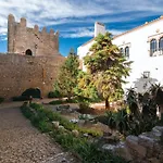 Отель Castelo De 4*