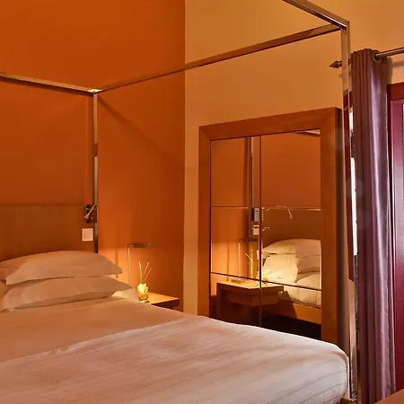 Hotel Castelo De 4*